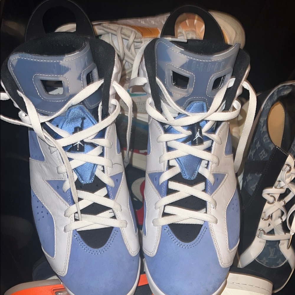 Air Jordan Retro High Blue and Black Sneakers